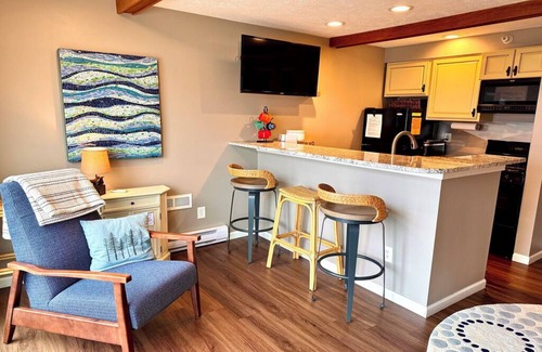 Onekama Condo | ENJOY 2 LAKES: NEW Portage Lakefront condo-HOT TUB OPEN ALL WINTER! One Bdrm.