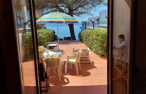 Scalea House | Enjoy a beach holiday and breathtaking sunsets by the sea!