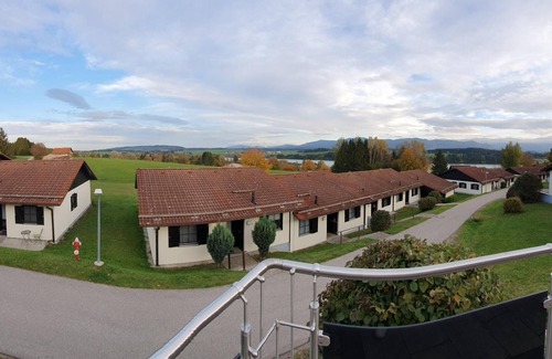 Lechbruck House | "Enjoy a family-friendly vacation apartment near the idyllic Lechsee lake!"