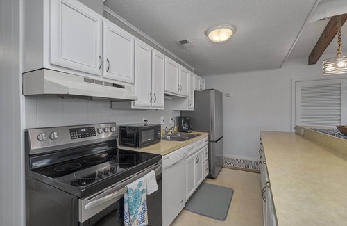 Sandbridge House | Enjoy a luck of the Irish at the "Pog Mo Home" beach cottage
