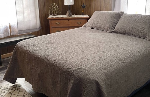 Livingston Manor House | Enjoy a peaceful getaway that is centrally located in the Catskill Mountains.