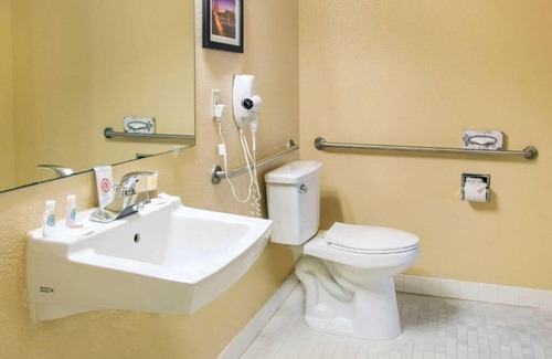 The East Side Apartment | Enjoy a relaxing stay in the Bay Area
