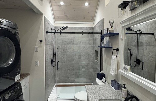 North Lake George Apartment | Enjoy a stylish experience at this centrally-located place.