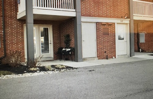 Kettering Apartment | Enjoy a stylish experience. Corporate housing or family vacation.