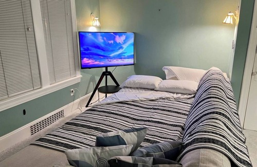 Ann Arbor Apartment | Enjoy Ann Arbor! Perfect Spot-Near Downtown, Campus & Stadium-nBeautiful Apt