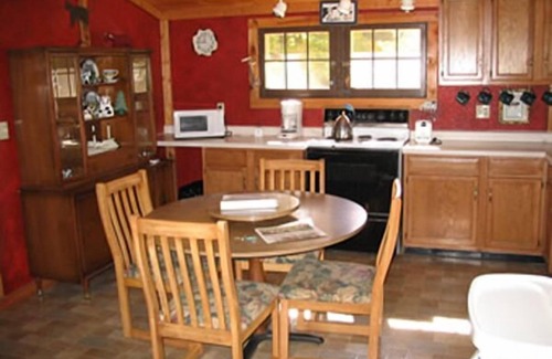 Baileys Harbor Cottage | Enjoy at true get-away at Evergreen!
