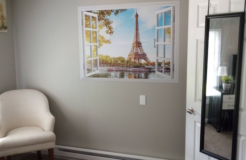 Pittsfield House | Enjoy Big City Vibes at City Place in the heart of the Berkshires!