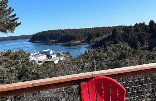 Kodiak House | Enjoy channel views from the hot tub. Minutes walk from downtown and waterfront.