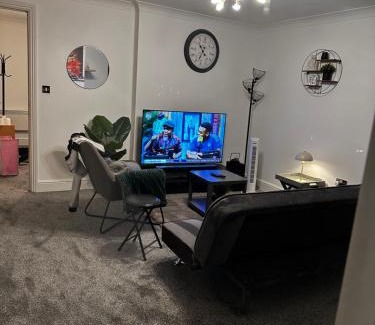 The Westside Apartment | Enjoy city living in this one-bedroom flat, complete with a balcony and secure parking in Birmingham city center