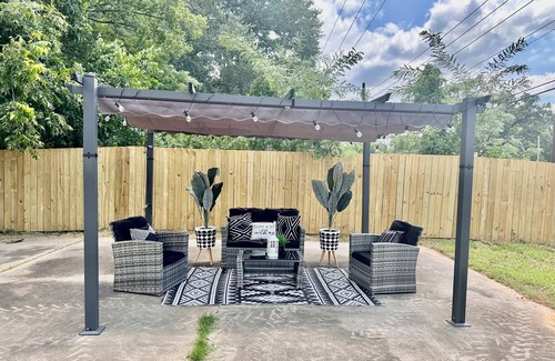 Caddo Heights-South Highlands House | "Enjoy Comfort in Every Stay"