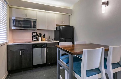Daytona Beach Shores Condo | Enjoy Daytona Beach in this 1BD resort condo with resort amenities
