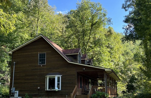 Cherokee Cabin | Enjoy great trout fishing and the serenity of the mountains!