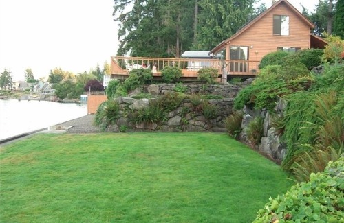 Fox Island Cottage | enjoy island living on a sandy Puget Sound beach with a view of Mt. Rainier