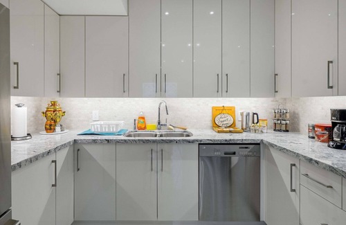 North York Apartment | Enjoy Luxury Suite in Quiet Ravine Retreat. Enjoy yourself Book or request dates