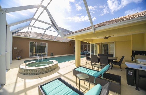 Central Naples House | Enjoy memorizing lake views from this beautiful 4 bedroom home!