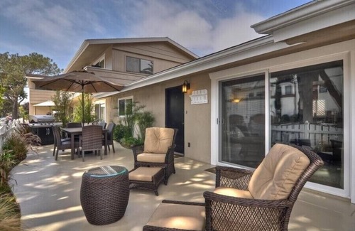 Corona del Mar Cottage | Enjoy Ocean View from Large Private Patio, A/C & Garage