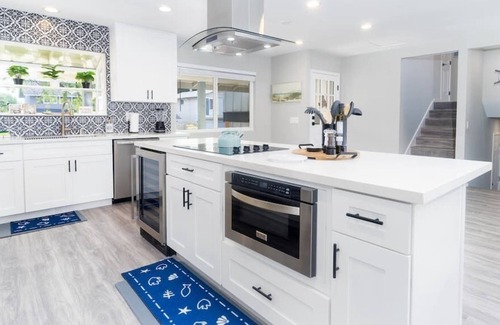Lake Murray House | Enjoy Perfect Pool Days in Large 5 bdrm Home!