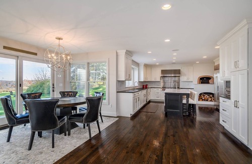 Newtown House | Enjoy Sip O Sun - Hot Tub, Pizza Oven, Stunning Views, close to dining, shopping, town