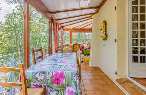 Saint-Clement-de-Riviere House | Enjoy this characterful and spacious holiday home.