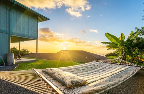 Kona Palisades Apartment | Enjoy the Ocean Views and Breathtaking Sunsets at Ho'onanea Kine