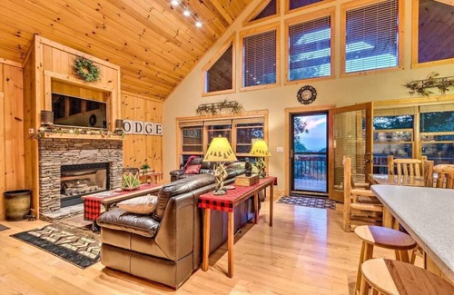 Mars Hill Cabin | Enjoy this sprawling property and its wide range of amenities. A wonderful home for large groups.