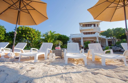 Isla Mujeres House | Enjoy your own private beach in this Amazing Luxury Beachfront property!