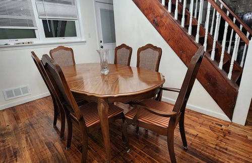 Cranford House | Enjoy your stay in a quiet neighborhood nPet friendly