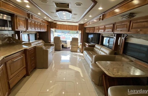 Bunnell House | Enjoy your stay in luxury at Grange for PSU Tailgate, or our lot Bellefonte