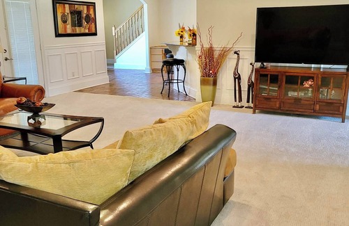 Gulfport House | Enjoy Your Whole Family In one House W/13 Beds