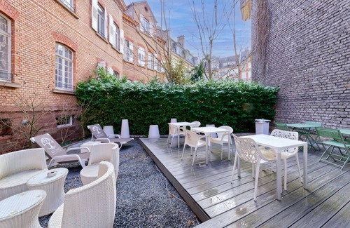 Contades Hotel | Ensuring a Very Comfortable Stay, Near Place du Marché Gayot! Pet-friendly!