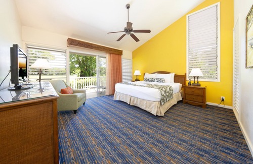 Princeville Hotel | Ensuring a Very Comfortable & Memorable Stay! Free Parking Onsite, Pool!