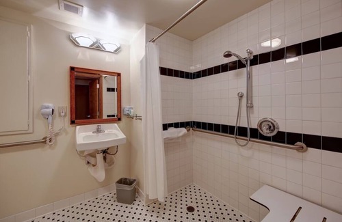 Harbor Hotel | Ensuring a Very Comfortable & Memorable Stay! Close to Promenade, Long Beach