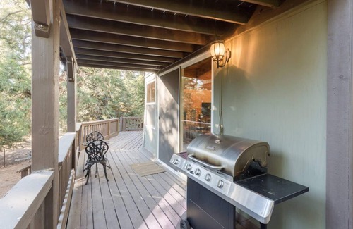 Cedar Glen Cabin | Entertainment Galore - Pool Table, Video games, Foosball, basketball
