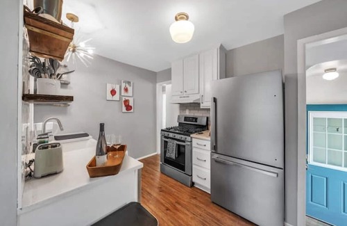 Drayton Plains House | ★Entertainment & Game Room w/Bar★ Cheerful Royal Oak Bungalow w/2 Full Baths