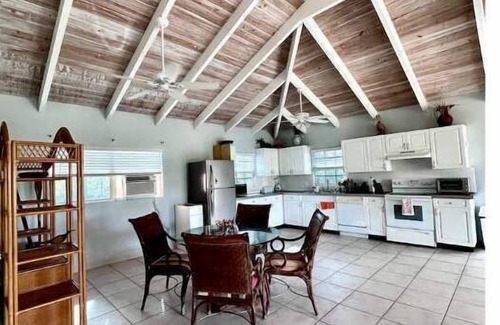 Discovery Bay House | Entire Waterfront House