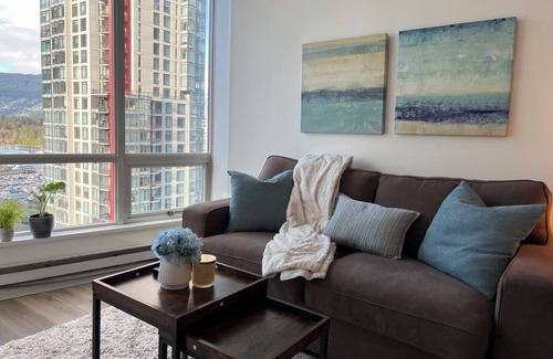 Coal Harbour Condo | Entire 1 Bedroom with View.