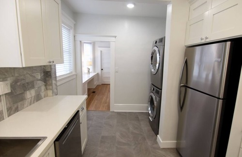 Central Hyde Park Apartment | Entire 1st Floor! 2 BEDROOM in HYDE PARK w/PARKING, W&D, Central A/C, Near PLAZA