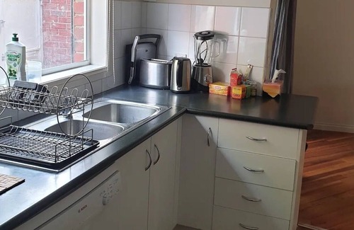 Kensington House | Entire 4 Bedroom Townhouse -sleeps 6/7- All yours