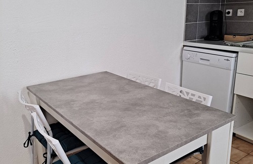 Nimes City Centre Apartment | Entire accommodation in sunny Nîmes :