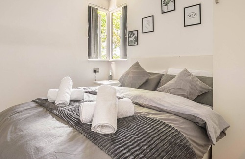 Handsworth Apartment | Entire Apartment, Fast Wifi, Free Parking, Free Prime Video & Netflix