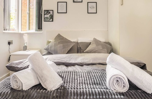 Handsworth Apartment | Entire Apartment, Fast Wifi, Free Parking, Free Prime Video & Netflix