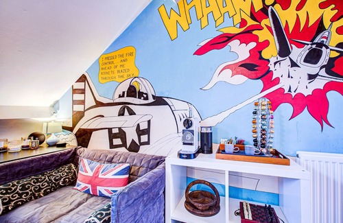 Southend-on-Sea Apartment | Entire Artistic Open-plan Top Floor Apartment