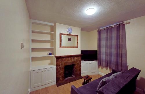 Banbury Apartment | Entire Banbury House - Walking Distance To The Station & Shops