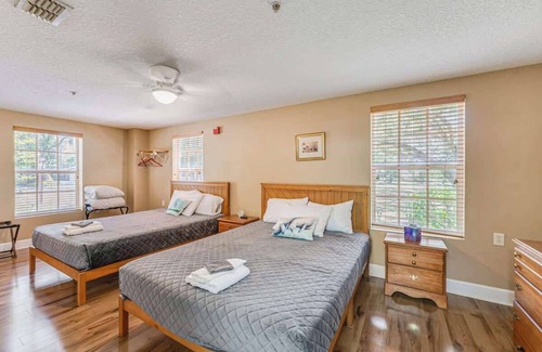 Chassahowitzka Bed & Breakfast | Entire Boutique Hotel.walking distance to river