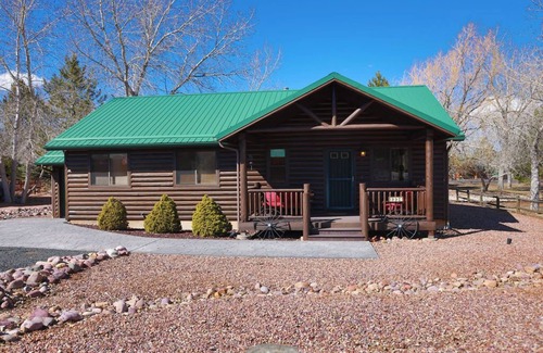 Heber Cabin | Entire Cozy 3B/2B Cabin @ Bison Ranch