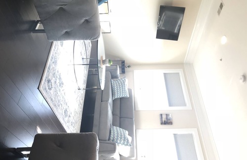Park View Condo | Entire Extra Large Luxury 3 bedroom Condo