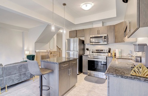 Niagara Falls House | Entire Family House 4 Bedroom - Niagara Falls