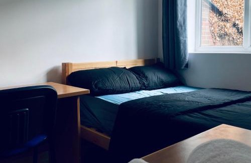 Canterbury Apartment | Entire Flat, Canterbury Centre - Free Parking