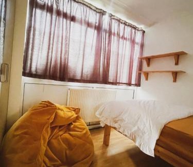 Canterbury Apartment | Entire Flat, Canterbury Centre - Free Parking