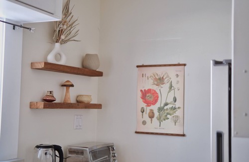 Ocean Park Apartment | Entire Garden Apartment, Venice Beach